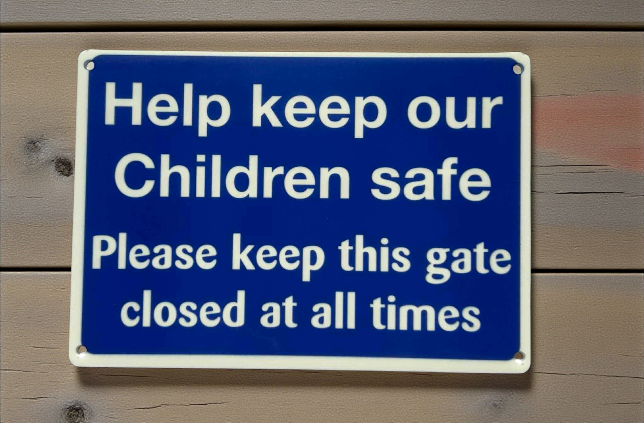Gate sign